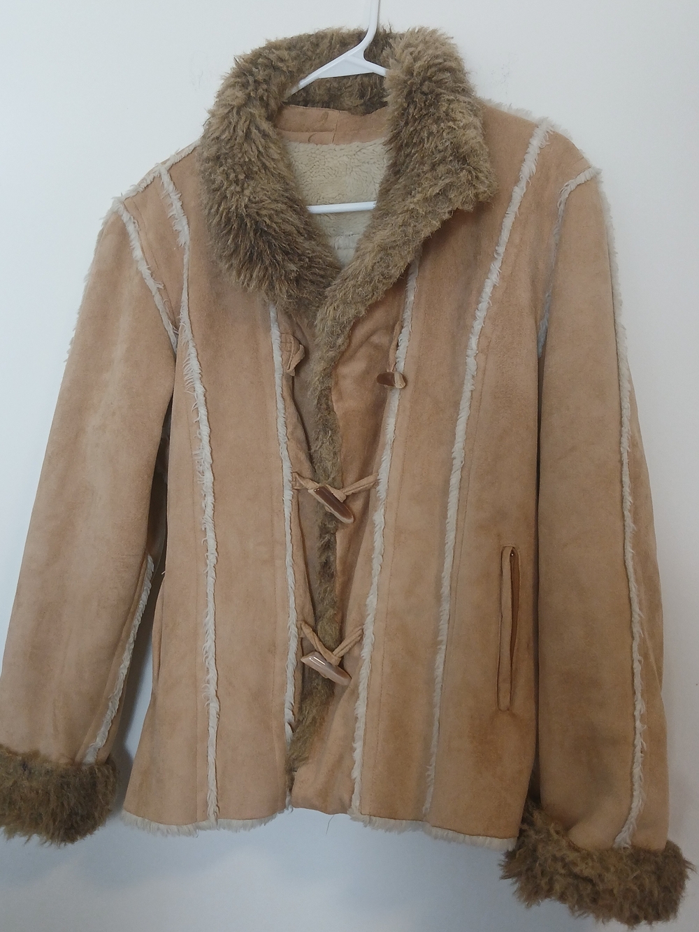 Skea Paris/Vail Faux Fur Suede Women's Tan Faux-Shearling Toggle Jacket